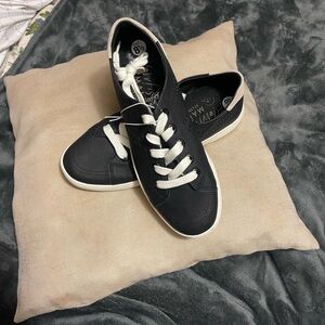 Black Sneakers with White Laces